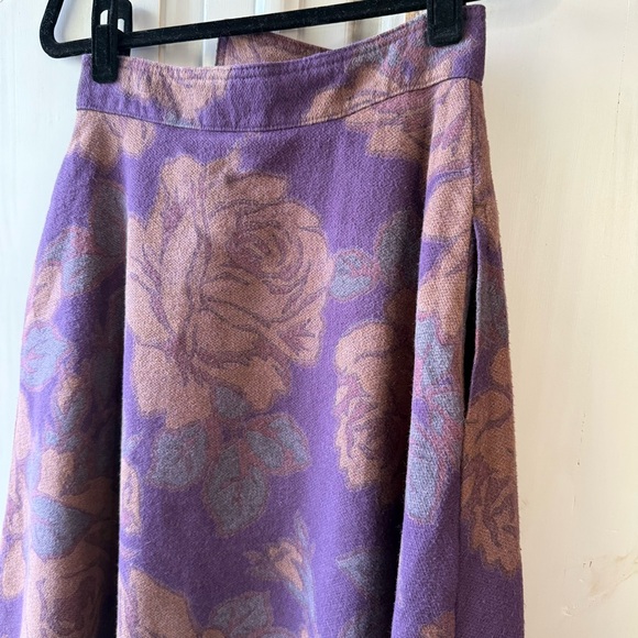 Vintage | Floral Print A-Line Skirt with Inverted Basque Waistline - Picture 8 of 13